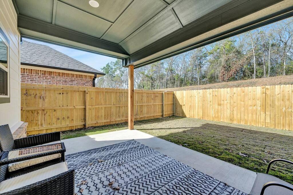 Alamo Luxury Living Up To 11 Villa Tyler Exterior photo
