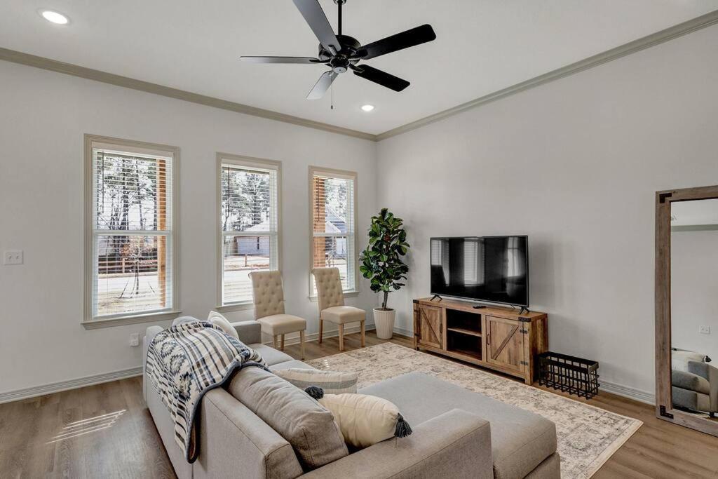 Alamo Luxury Living Up To 11 Villa Tyler Exterior photo